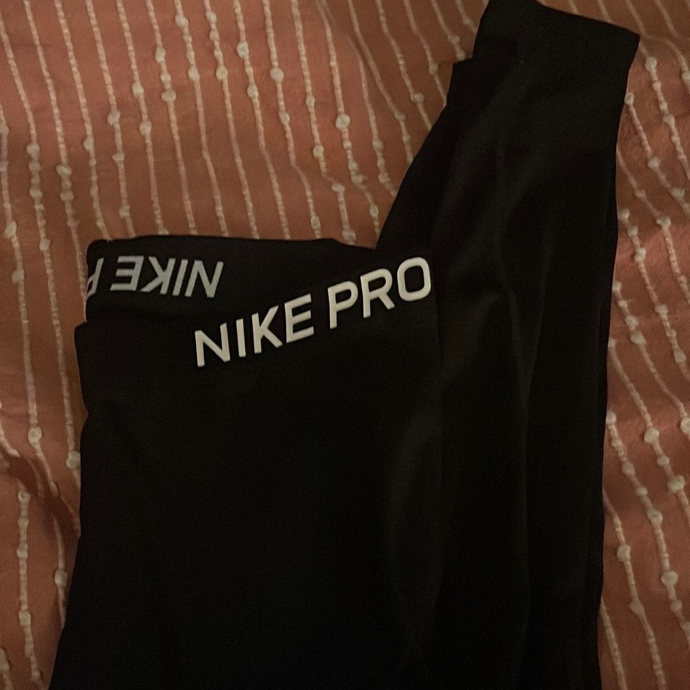 Nike pro leggings size medium black